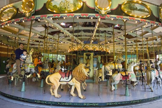 fruehling-im-prospect-park-carousel