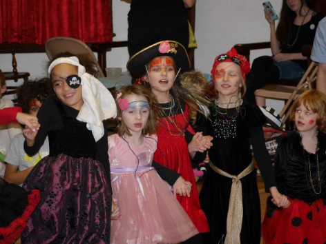 Kids dressed as pirates Karneval 2015